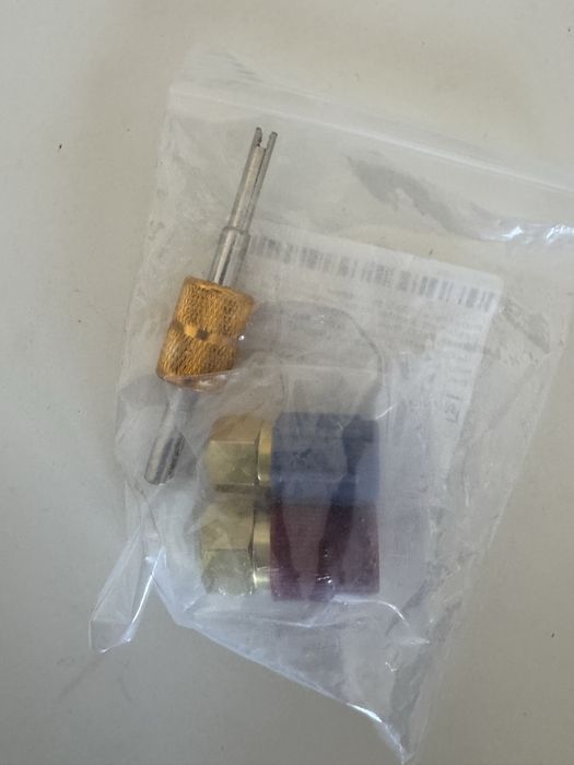 Set cuple adaptoare de la freon vechi r12 la freon nou r134a