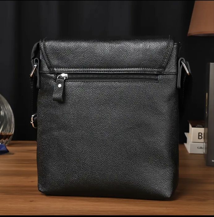 Мъжка елегантна дизайнерска чанта за през рамо /Черна естествена кожа!