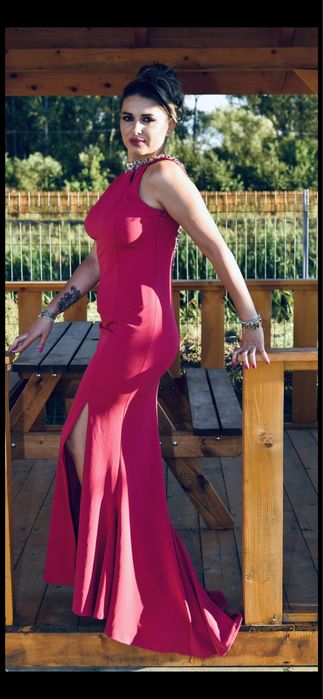 Rochie de nasa cu pietre cusute manual