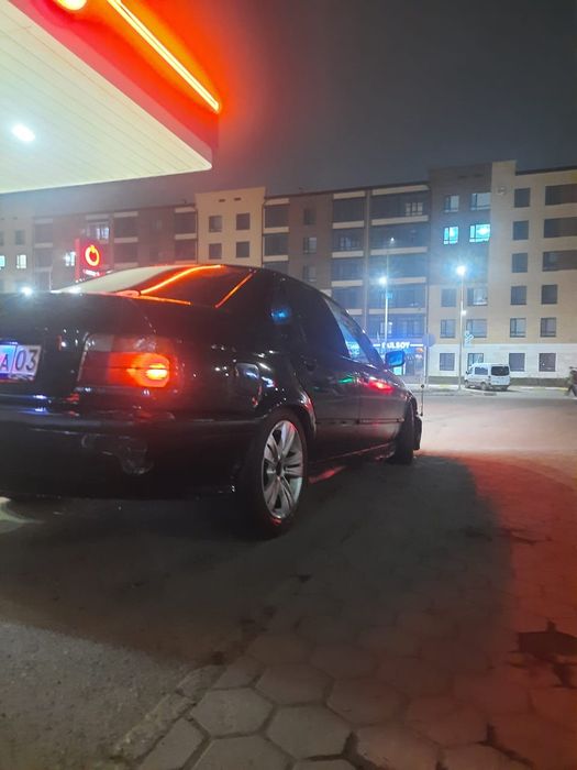 BMW E36 в среднем состояние