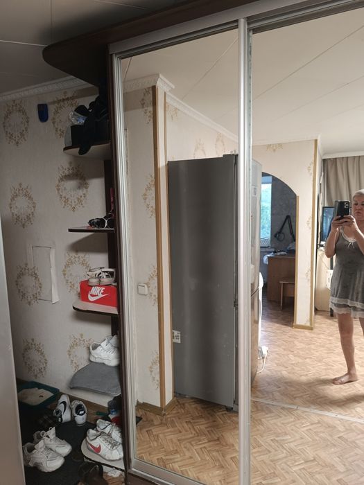Продам прихожую срочно