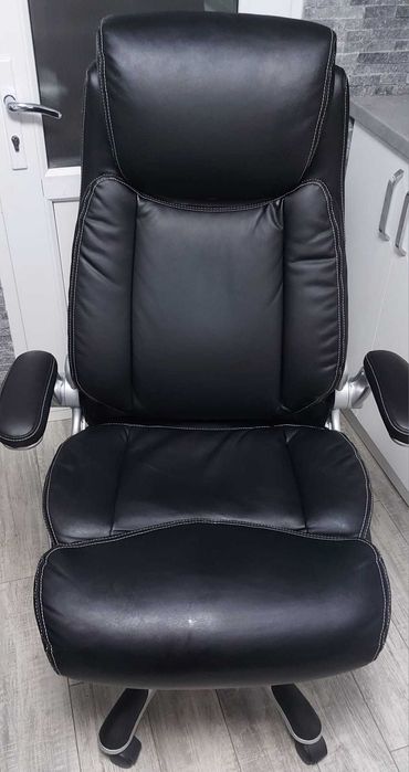 scaun directorial (de birou)