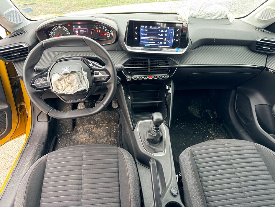 Peugeot 208 1.2 PureTech, двигател HNE, 101 кс., 6 ск.,2024г.,40000 км