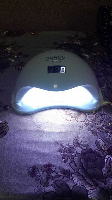 Продаётся маникюрный  лампа