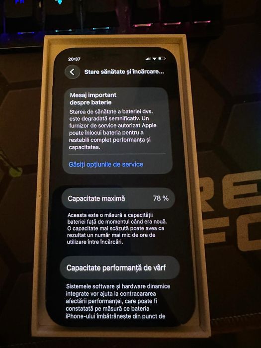 Vand iPhone 12 78% baterie