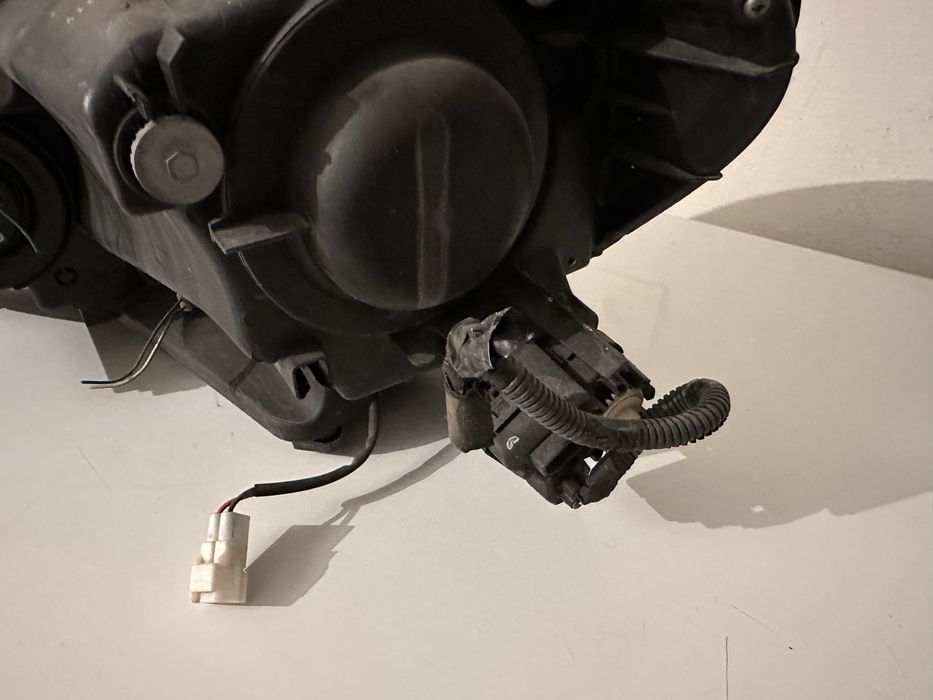 Toyota ipsum фары