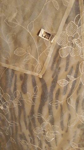 Каре / Тишлайфер с бродерия