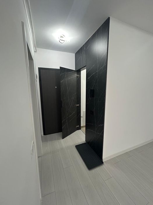 Inchiriez garsoniera cu dressing separat