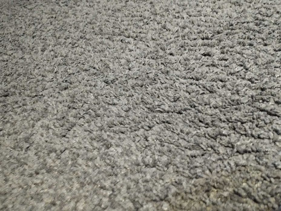 Продавам син килим, дълъг косъм