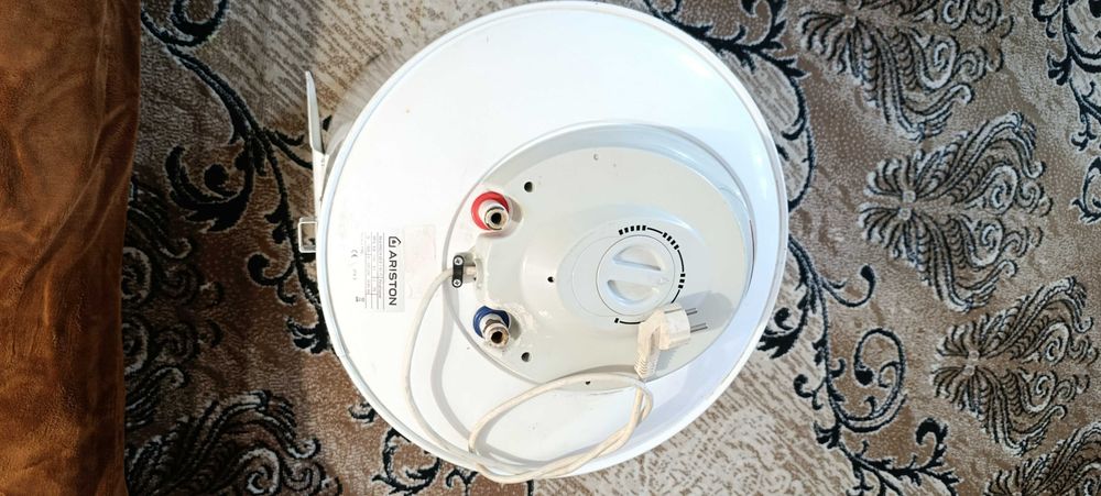 Бойлер Ariston на 80 л