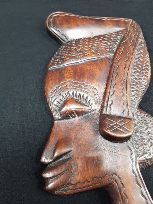 Африканска дървена маска за стена масивна ръчна изработка