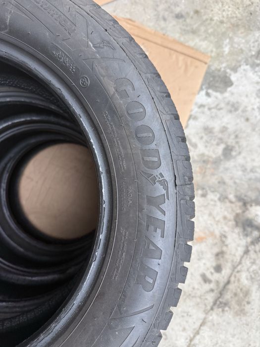 Зимни гуми Goodyear 215/60/16 | 8мм