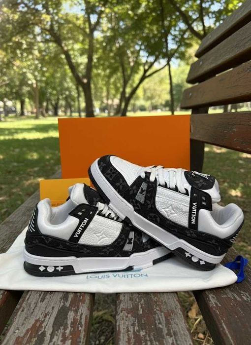 Adidasi LV Trainers - Negru Alb - Produs Premium Full Box