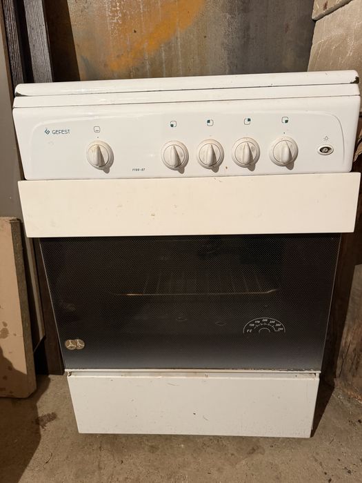 Продам газовую плиту