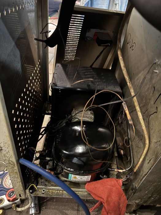 Холодильный стол