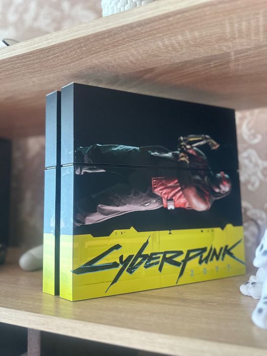 Продам Плейстейшн 4