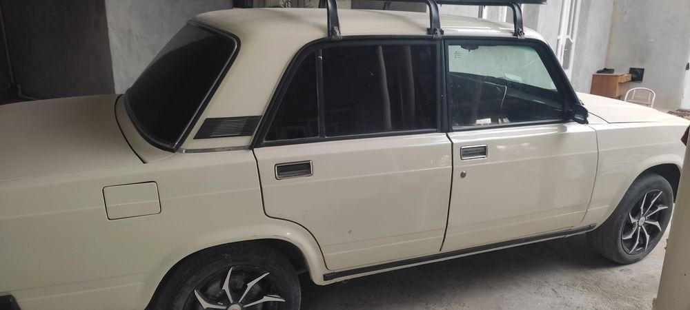 Продаётся автомобил ВАЗ 2107.