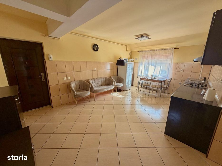 Apartament decomandat cu 2 camere si balcon – Zona Turnisor