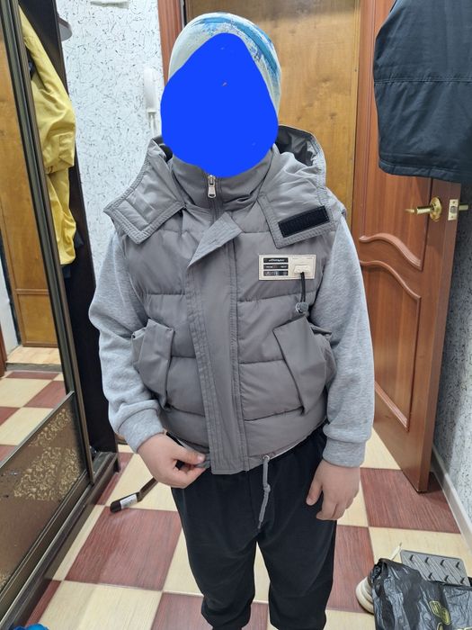 Продам жилетку на мальчика