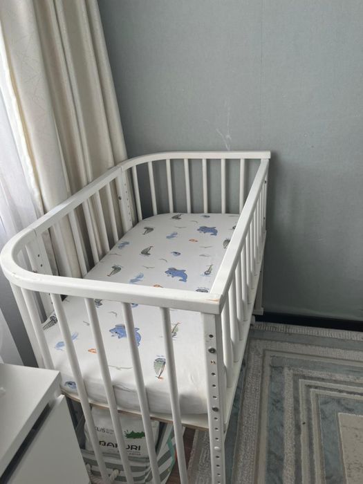 Продам манеж приставной к кровати