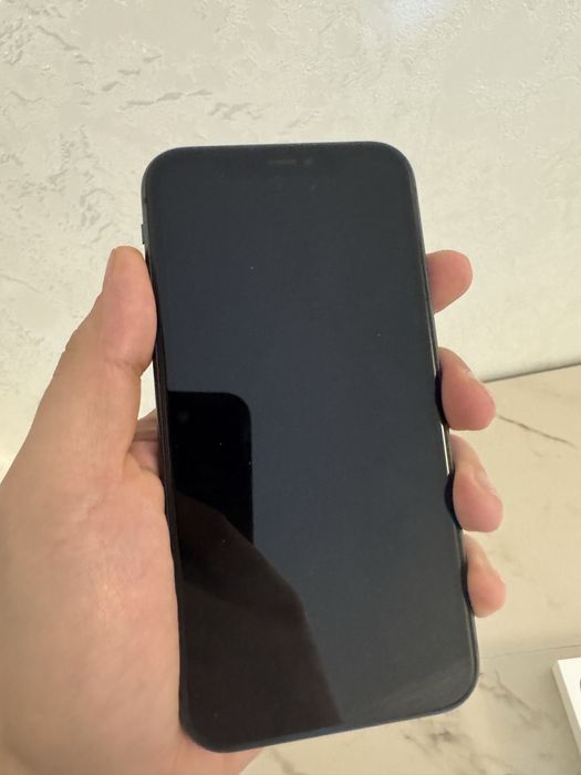 Продаю Iphone 11 64gb