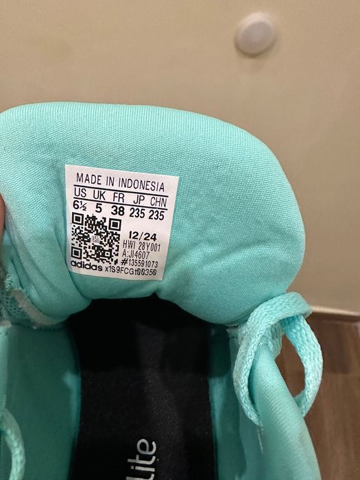 Маратонки adidas ,38 номер