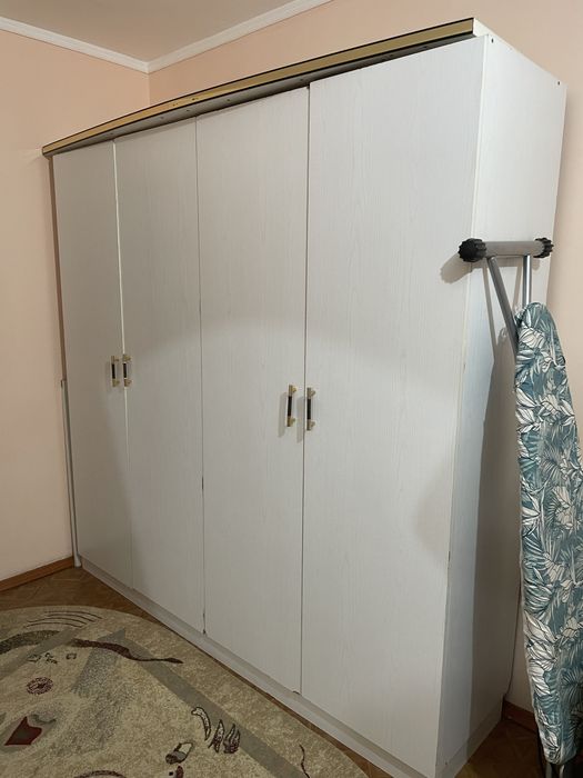 Продам спальный гарнитур