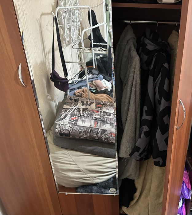 Шкаф и Зеркало в подарок.