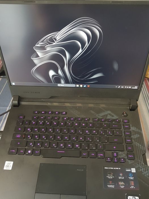 Продам игравой ноутбук 240гц экран