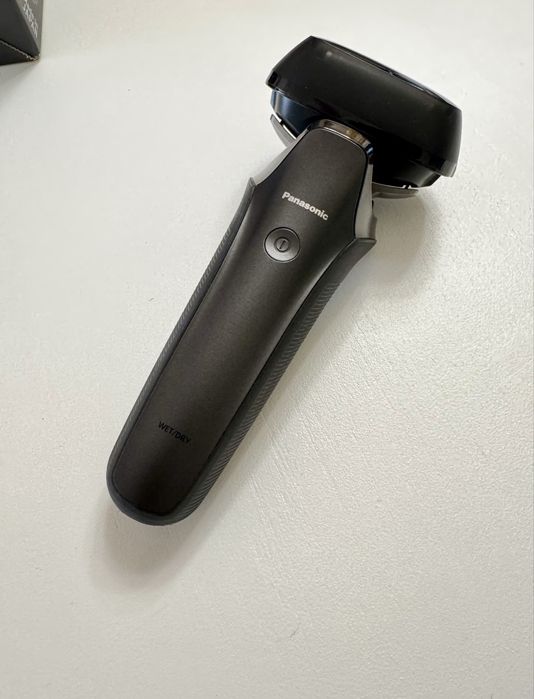 Vand aparat de ras/barbierit Panasonic ES-LV6A seria 900+