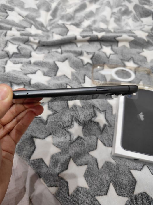 продается айфон срочно