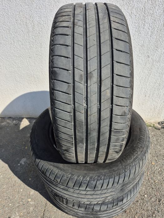 Vand 3 Anvelope BRIDGESTONE ,dimensiunea 235/55/17,99w,TURANZA,T005