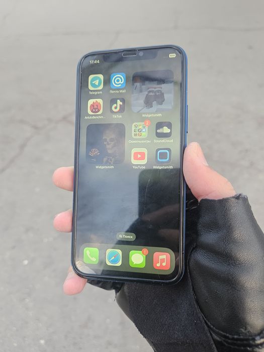 Айфон 12        .