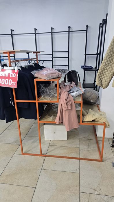 Продам вешалку для одежды