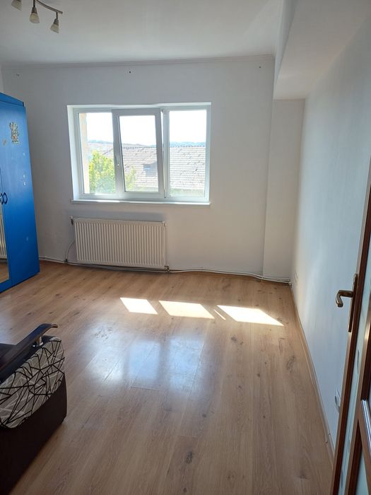 Apartament 3 camere decomandat | Bloc cărămidă 1990 | Zona Nicolae Iorga