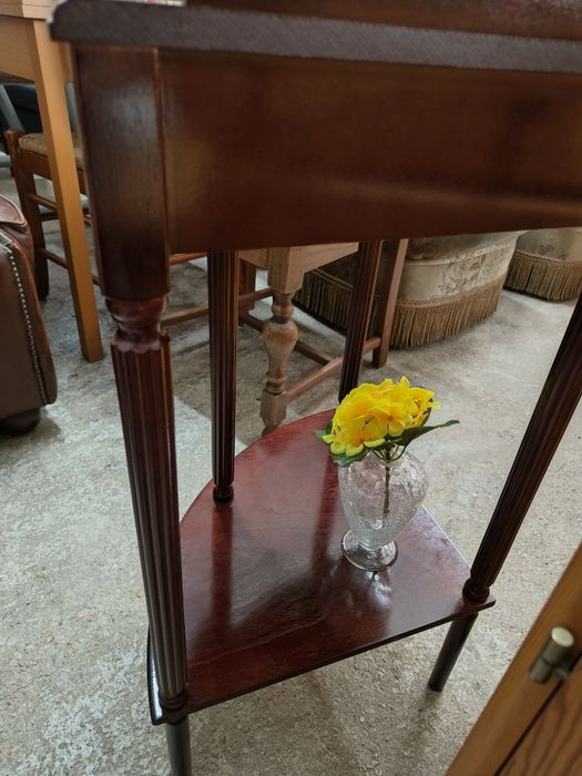 Комплект от две ъглови помощни масички