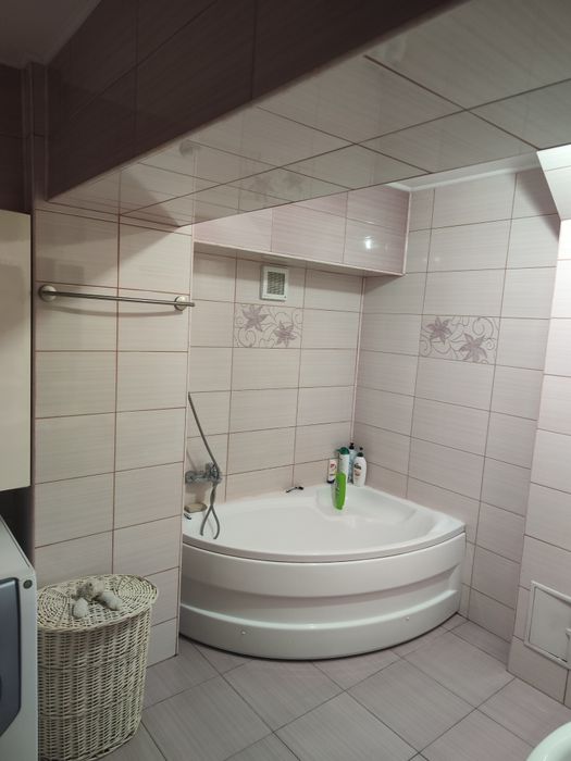 Închiriez apartament cu 3 camere Reșița centru