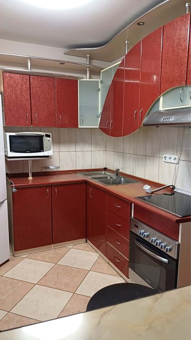 Inchiriez apartament in Oradea-  100mp