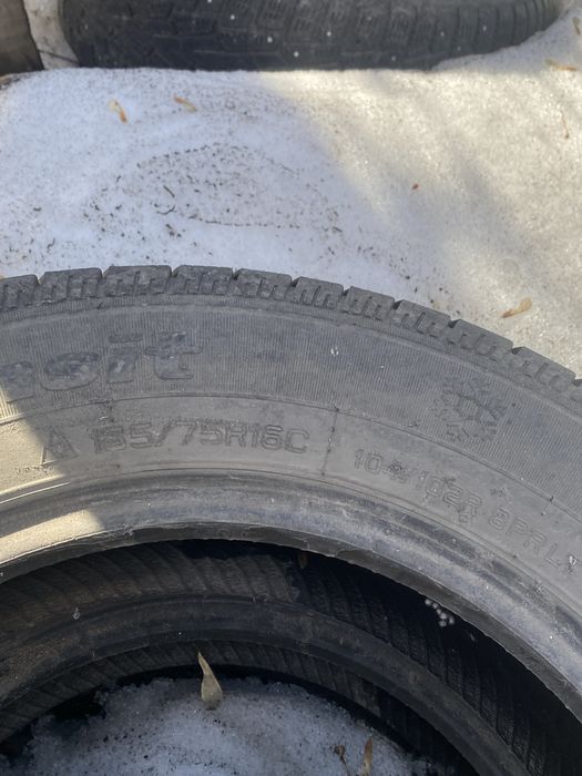 Продам резину зима Нива