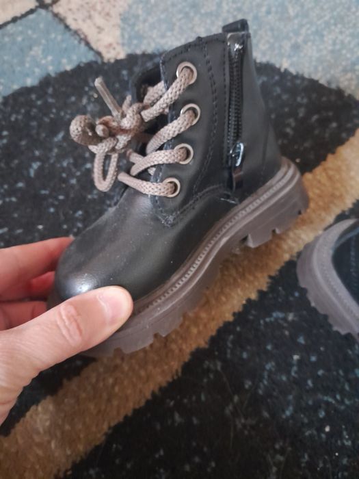 Продам детский сапоги