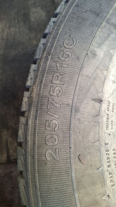 Продаю резину 205/75/16