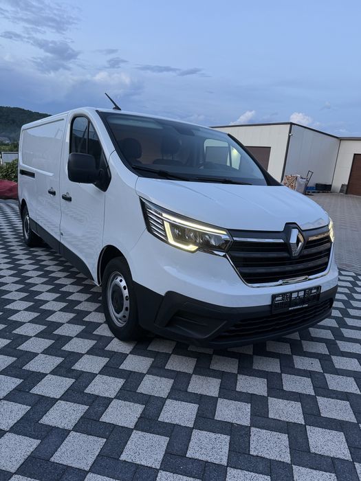 RENAULT Trafic 2023 — imagine 2