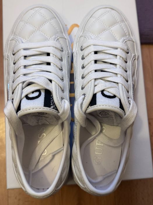 Кецове/сникърси Guess 36 номер