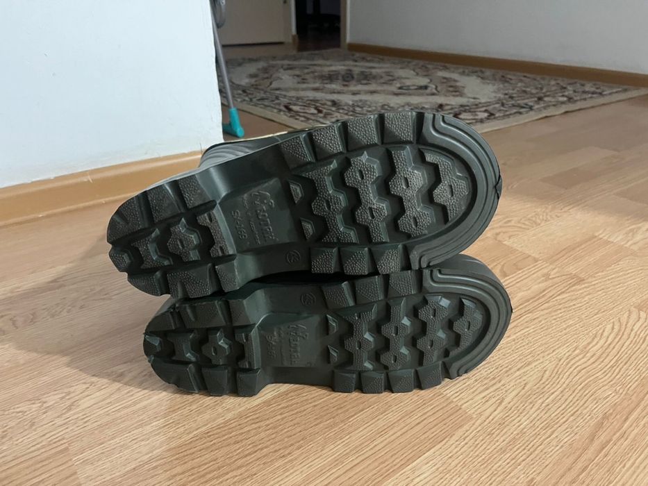 Сапоги ботинка мужские продам