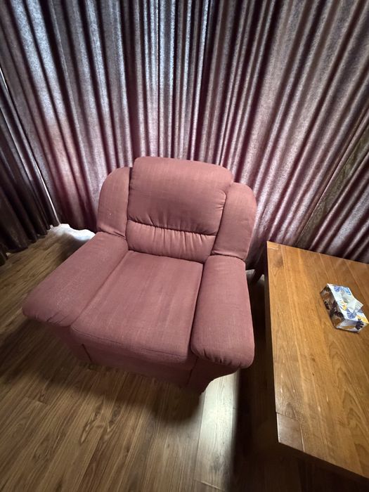 Vand doua fotolii in stare buna