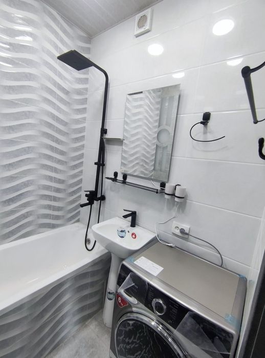 Aviasozlar  3 xonalik  4 qavatda balkon 1.5x6 
Квартал - Авиасозлар 1