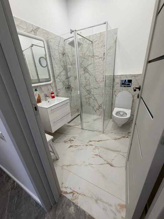 Inchiriez casa Bucurestii Noi