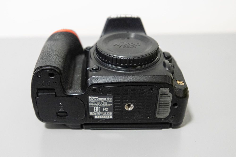 фотоапарат Nikon D750