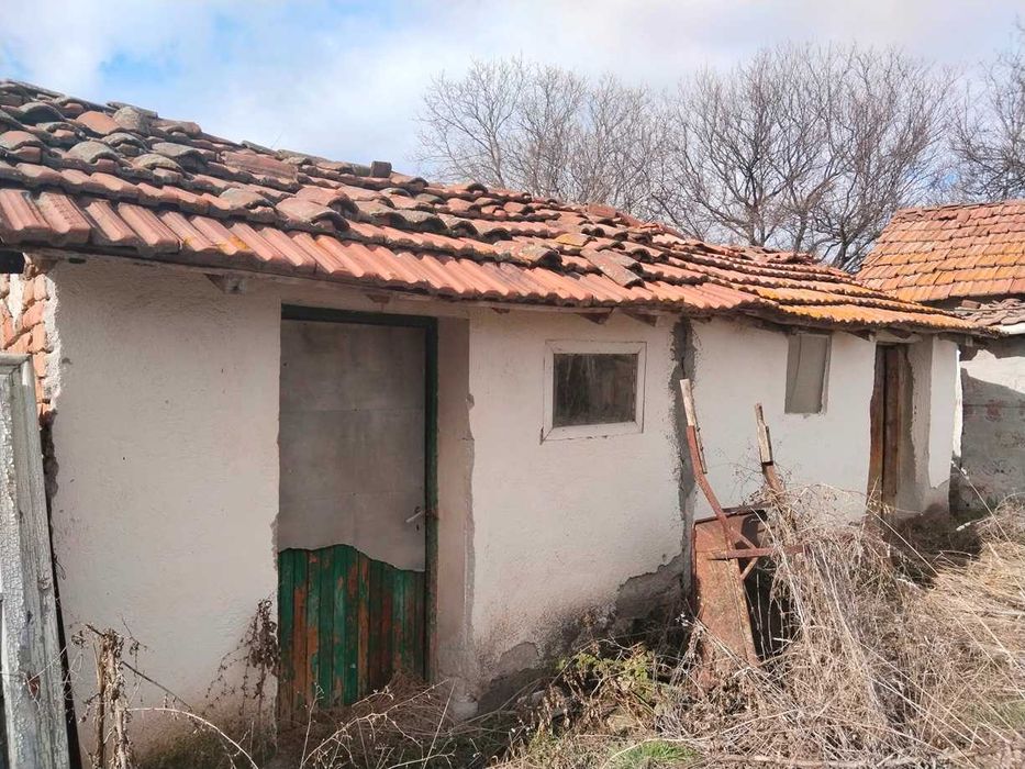 Масивна къща за постояно живеене Расник