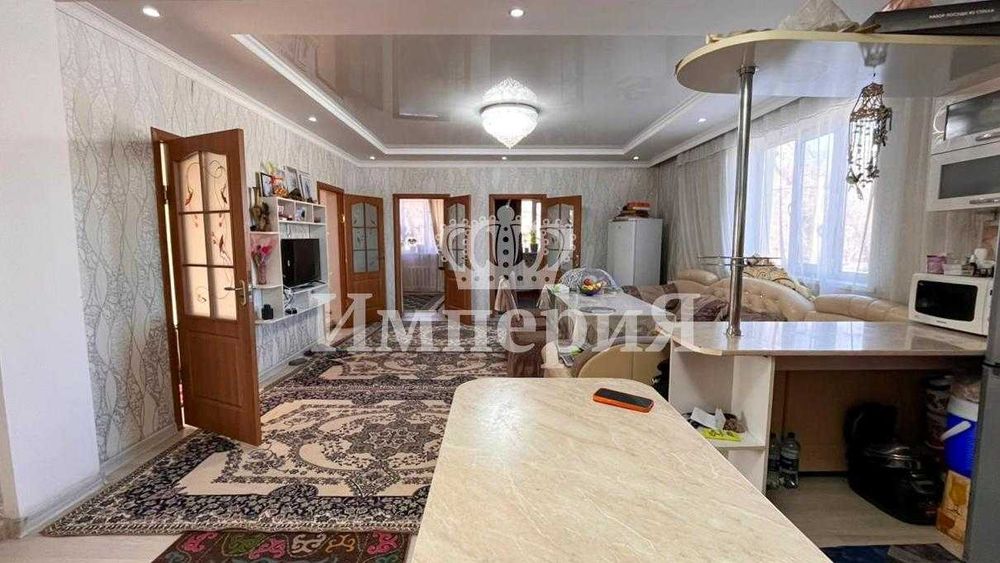 Продаётся дом с магазином